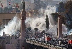 جمعة الغضب: 28 يناير 2011 لحظة انكسار الشرطة وصمود الثوار (فيديوهات)