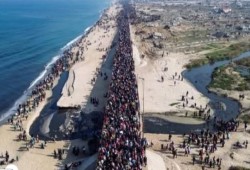 فايننشال تايمز: ترامب يهدد بقطع المعونة الأمريكية لقبول تهجير أهل غزة لسيناء