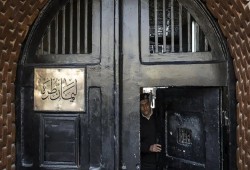 بينهم صحفية وزوجة معتقل.. حبس 35 مواطن بعد إخفاء قسري طويل