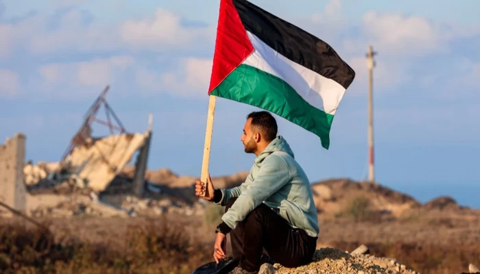 ديفيد هيرست: في يوم الهولوكوست … الفلسطينيون يقهرون حرب الإبادة الصهيونية ويعودون إلى ديارهم