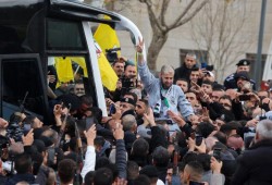 استكمالًا لطوفان الحرية... المقاومة تنتزع حرية 183 أسيراً فلسطينياً من سجون الاحتلال (فيديو)