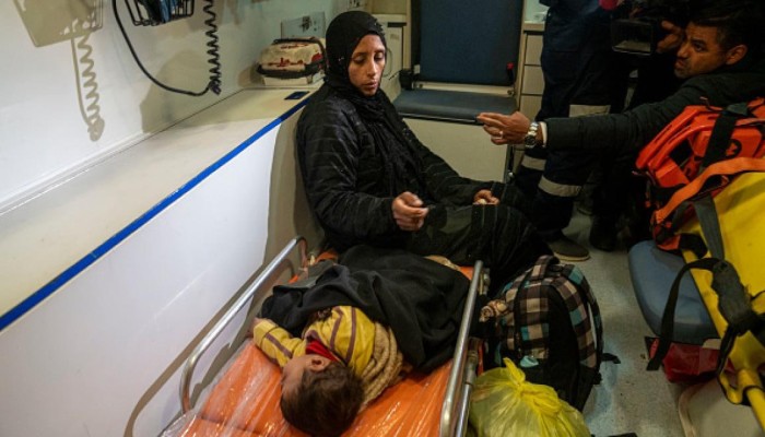 مرضى غزة يواجهون إجراءات قاسية في معبر رفح وسط قيود مشددة