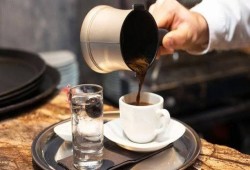 أسعار البن تسجل أرقامًا غير مسبوقة.. والمستهلك المصري في مأزق