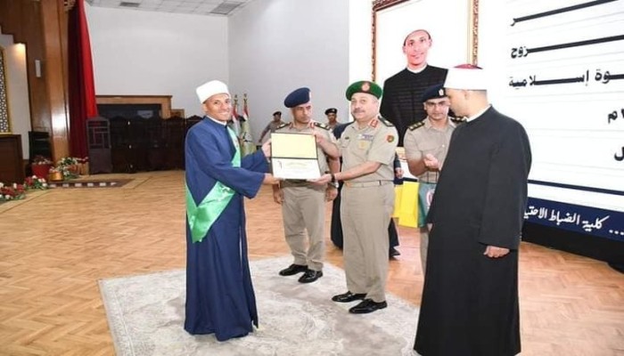 يعد عسكرة السيسي للحياة المدنية.. باحث: وهمٌ لإشغال قيادات الجيش عن مهامهم 