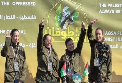 خبراء إسرائيليون: حماس تُحوّل تسليم الأسيرات إلى ضربة نفسية قاسية