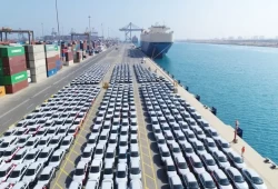 بالفيديو.. ذوو الاحتياجات الخاصة ينتفضون أمام موانئ بورسعيد والعين السخنة لاحتجاز سياراتهم