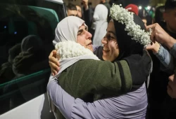 ميدل إيست آي: هل احتجز الاحتلال النساء والأطفال بعد 7 أكتوبر كورقة مساومة؟