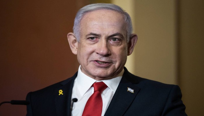 نتنياهو يقتحم منزلًا فلسطينيًا في مخيم طولكرم للاجئين