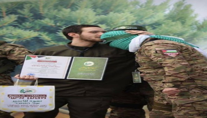 مراقبون: "قبلة الأسير" تستمر بإزعاج تل أبيب وعواصم المطبعين العرب