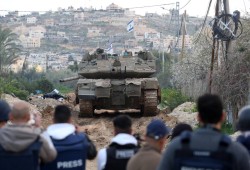 تقارير إعلامية إسرائيلية: جهود تهجير الفلسطينيين قيد التنفيذ في الضفة الغربية