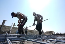 ارتفاع أسعار الحديد والأسمنت يهدد قطاع البناء.. عز يسجل 40105 جنيهاً