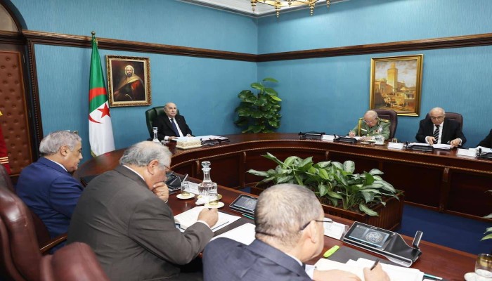 الجزائر تعقد اجتماع المجلس الأعلى للأمن وسط تصعيد خطير مع فرنسا