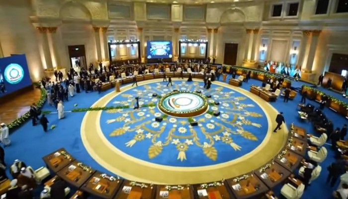 القمة العربية الطارئة في القاهرة... بين الشعارات الرنانة وغياب القرارات الحاسمة