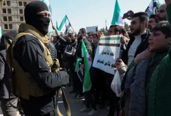 فيدان يحذر طهران.. معركة تركيا وإيران في سوريا