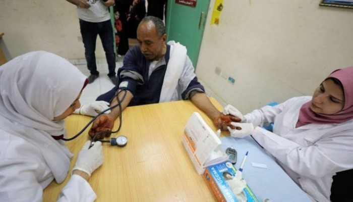 هروب البالطو الأبيض من فقر السيسي السبيل الوحيد...حكومة تمنع تمديد إعارات الأطباء بالخارج