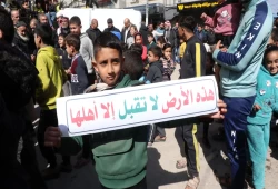 خطة ترامب للسيطرة على غزة انتهت.. فهل يسمح لإسرائيل بجرّه إلى حرب لا نهائية؟