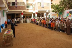 بالفيديو|| اعتداء صادم داخل مدرسة خاصة بالهرم... مديرة تجبر طالبة على خلع الحجاب بالضرب والسحل