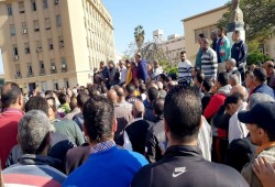 يسعى  لإسكات صوت العمال ونقاباتهم... مشروع قانون العمل الجديد في طريقه إلى "السلق"