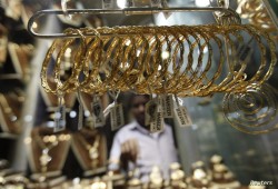 بحثًا عن الأناقة بأقل تكلفة.. الذهب الصيني يغزو الأسواق المصرية