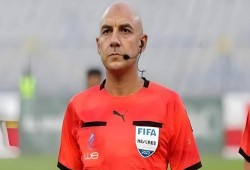 التحقيق مع الحكم محمد عادل بعد سبه لاعبي البنك الأهلي خلال مباراته مع الزمالك