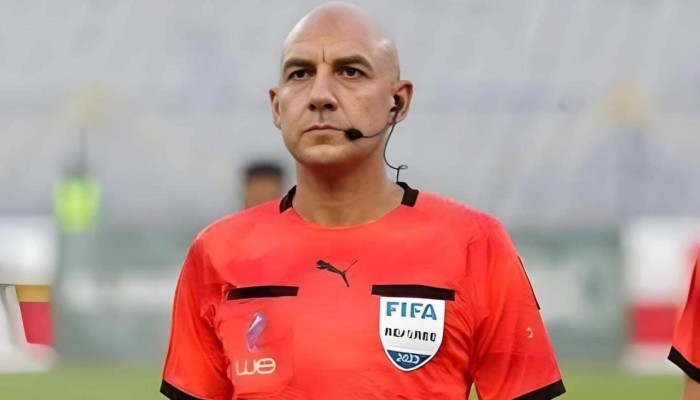التحقيق مع الحكم محمد عادل بعد سبه لاعبي البنك الأهلي خلال مباراته مع الزمالك
