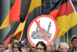 شاهد|| اليوم العالمي لمكافحة الإسلاموفوبيا... مواجهة الاعتداءات والتمييز ضد المسلمين في الغرب