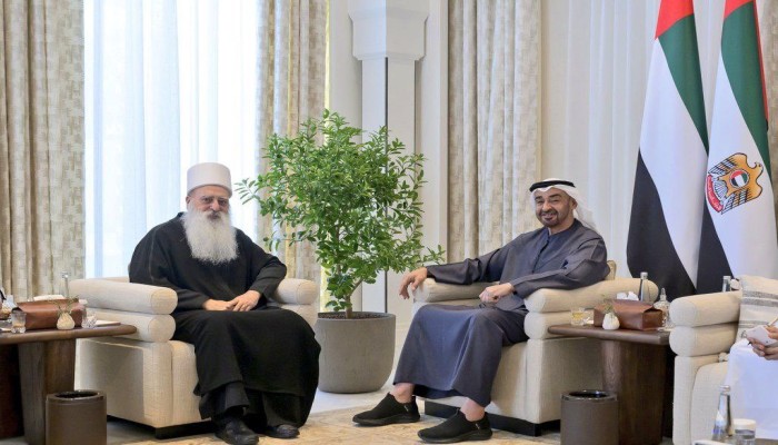 بالتزامن مع زيارة عمم دروز جنوب سوريا للكيان... الإمارات تستقبل موفق طريف 