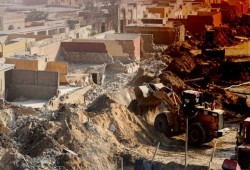 استمرار هدم مقابر الإمام الشافعي.. البلدوزر يتحدى التاريخ