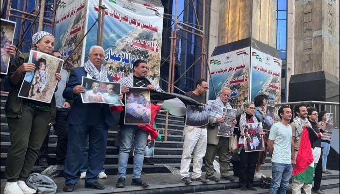 بالفيديو.. وقفة احتجاجية أمام نقابة الصحافيين تنديدًا بالعدوان الإسرائيلي على غزة