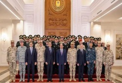 لماذا يتمترس السيسي بالجيش والشرطة دون بقية الشعب المصري؟!!