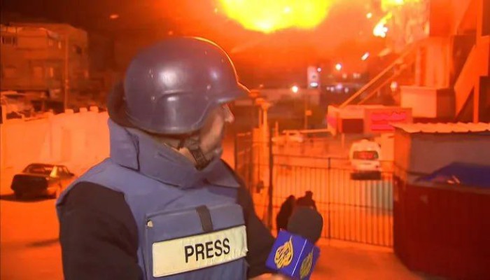 شاهد...لحظة اغتيال إسماعيل برهوم داخل مجمع ناصر الطبي في غزة