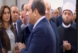 السيسي للمصريين في ليلة القدر: لا تقلقوا.. ومغردون: نفسنا نصدقك!!!