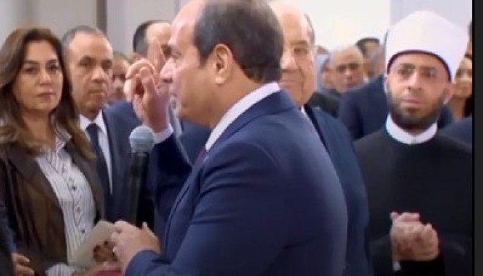 السيسي للمصريين في ليلة القدر: لا تقلقوا.. ومغردون: نفسنا نصدقك!!!