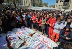 افتتاحية الجارديان|| مقتل المسعفين الفلسطينيين جريمة جديدة في صراع لا نهاية له