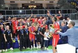 الأهلي يتوج بكأس مصر للكرة الطائرة بعد فوزه على الزمالك 3/1