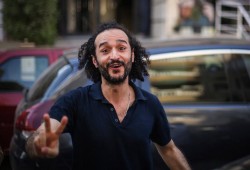 الناشط أحمد دومة: قمع النظام لا يبرر الصمت الشعبي عن نصرة غزة
