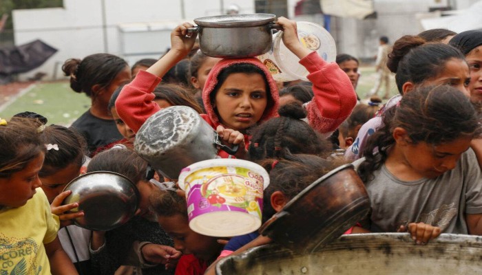 الجوع أشد فتكًا من القنابل.. 2.3 مليون فلسطيني على حافة الموت