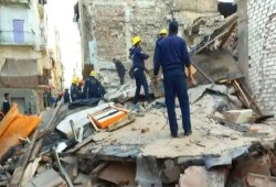 وفاة سيدة وإنقاذ 3 من أطفالها بانهيار عقار مأهول بالسكان في الإسكندرية