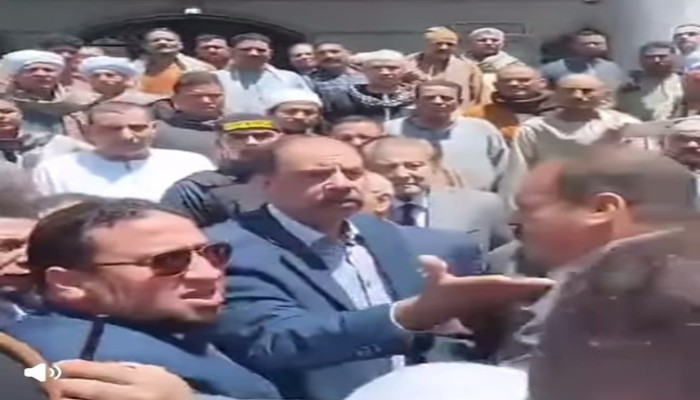شاهد...مشاجرة نائـب محافظ سوهاج والسكرتير العام. .عقلية العسكر التافهة التي تدير مصر!