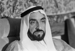 وثائق بريطانية: الشيخ زايد طلب تدخلًا أمريكيًا لكبح المطالب الإقليمية السعودية ضد دول الخليج