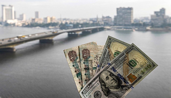 الدولار ينهار في أمريكا ويرتفع في مصر!! لماذا؟