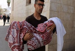 17 شهيدًا في قصف صهيوني لخيام النازحين بغزة