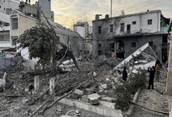 قصف المعمداني.. غزة تفقد آخر مستشفى مركزي و«الشارع» يتحول إلى عنبر طوارئ