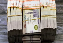 بين حروب ترامب الاقتصادية والتراجع الجماعي للأسهم.. الجنيه يواصل الانحدار