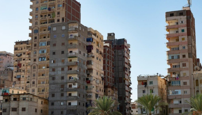 رغم ركود سوق العقار.. البنزين والدولار يرفعان جدار الأسعار