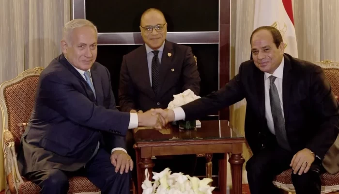 وزير الحرب الصهيوني يفضح السيسي: مصر هي التي اشترطت نزع سلاح "حماس" وغزة!