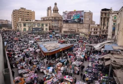 بلومبرج: أول خفض للفائدة في مصر منذ 2020 قد يكون محدودًا وسط اضطرابات الرسوم الجمركية
