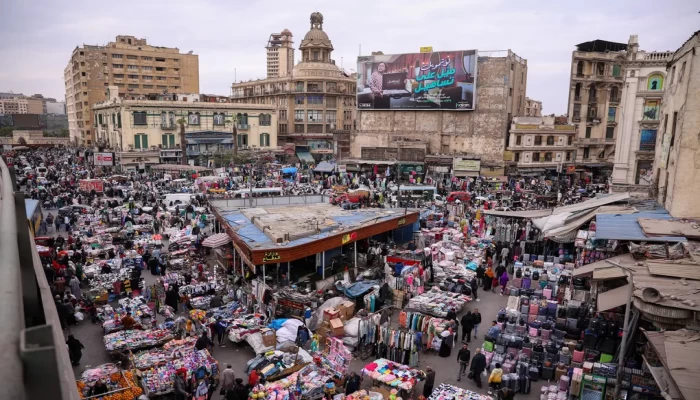 بلومبرج: أول خفض للفائدة في مصر منذ 2020 قد يكون محدودًا وسط اضطرابات الرسوم الجمركية