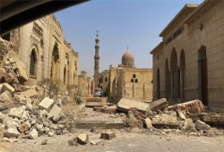 بلدوزر السيسي يستأنف هدم المقابر التاريخية لإنشاء محور صلاح سالم المروري!