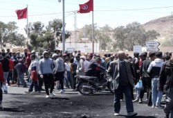 تونس تشهد مهزلة وترسيخًا للاستبداد.. أحكام بالسجن تصل إلى 66 عامًا في قضية "التآمر"